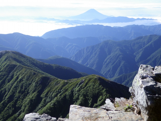 北岳山頂からの富士.jpg